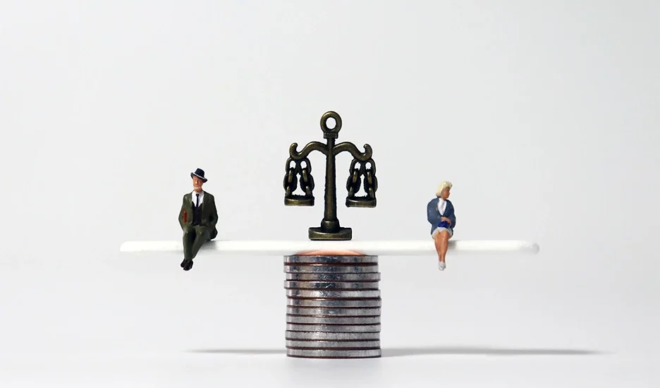 Employer and employee on a balanced payroll scale